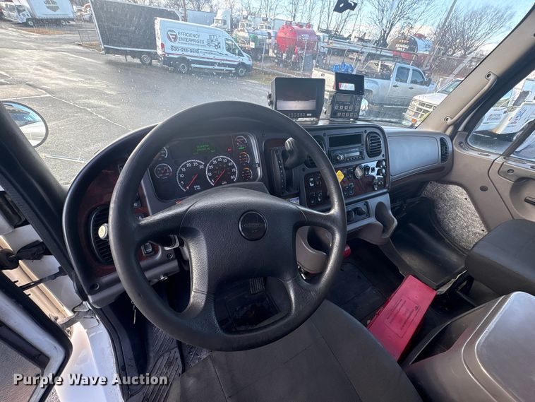 image for item DT2775 2017 Freightliner Business Class M2 refrigerated truck