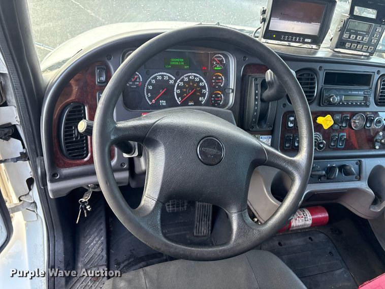 image for item DT2775 2017 Freightliner Business Class M2 refrigerated truck