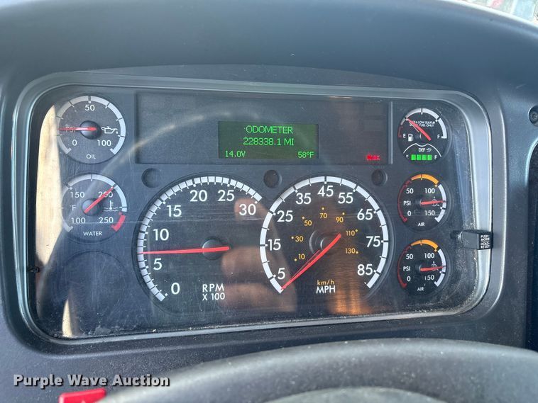 image for item DT2775 2017 Freightliner Business Class M2 refrigerated truck