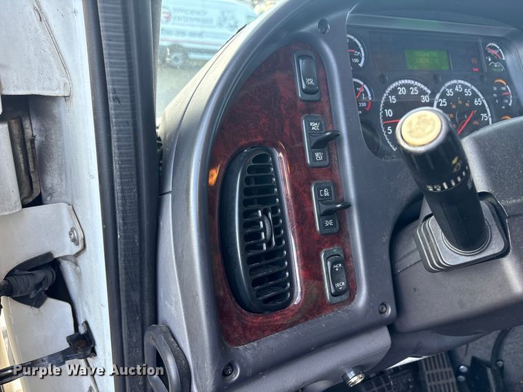 image for item DT2775 2017 Freightliner Business Class M2 refrigerated truck