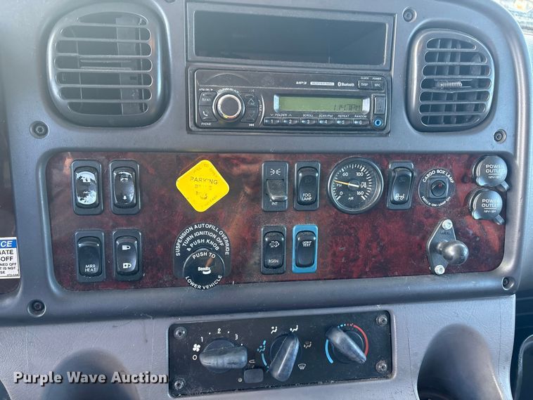 image for item DT2775 2017 Freightliner Business Class M2 refrigerated truck