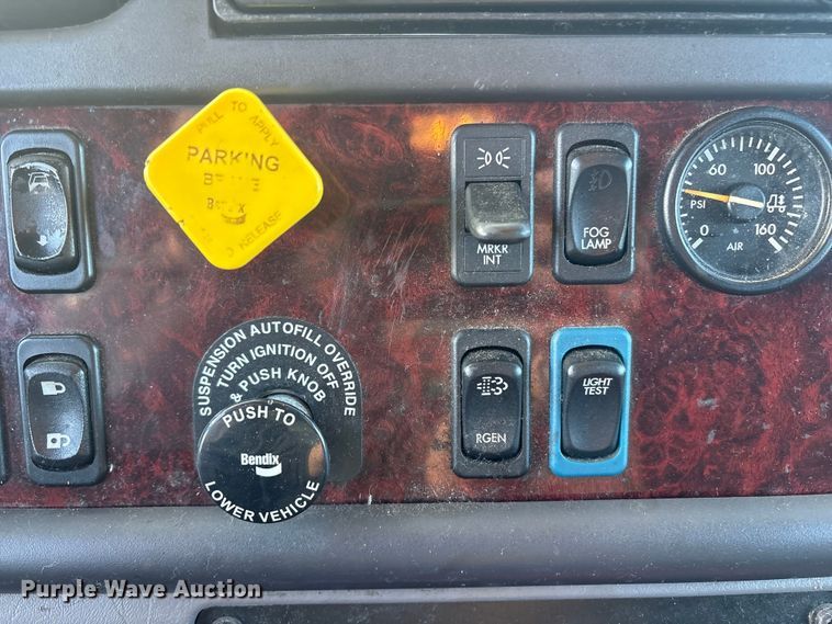 image for item DT2775 2017 Freightliner Business Class M2 refrigerated truck