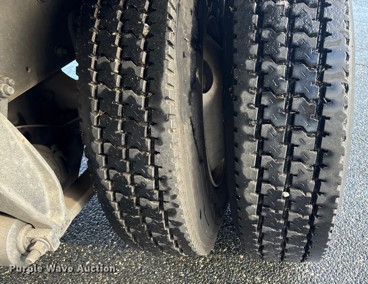 image for item DT2775 2017 Freightliner Business Class M2 refrigerated truck