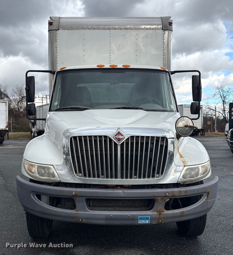 image for item DT2776 2015 International 4300 box truck