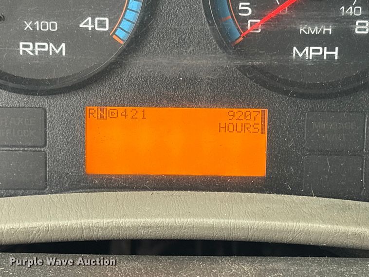 image for item DT2776 2015 International 4300 box truck