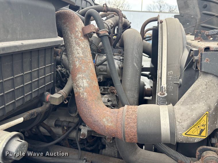 image for item DT2776 2015 International 4300 box truck