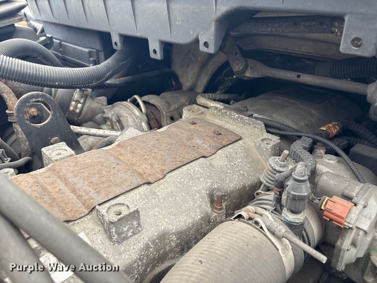 image for item DT2776 2015 International 4300 box truck