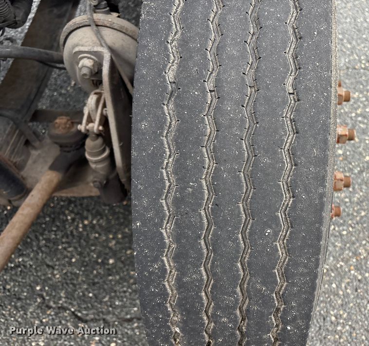 image for item DT2776 2015 International 4300 box truck