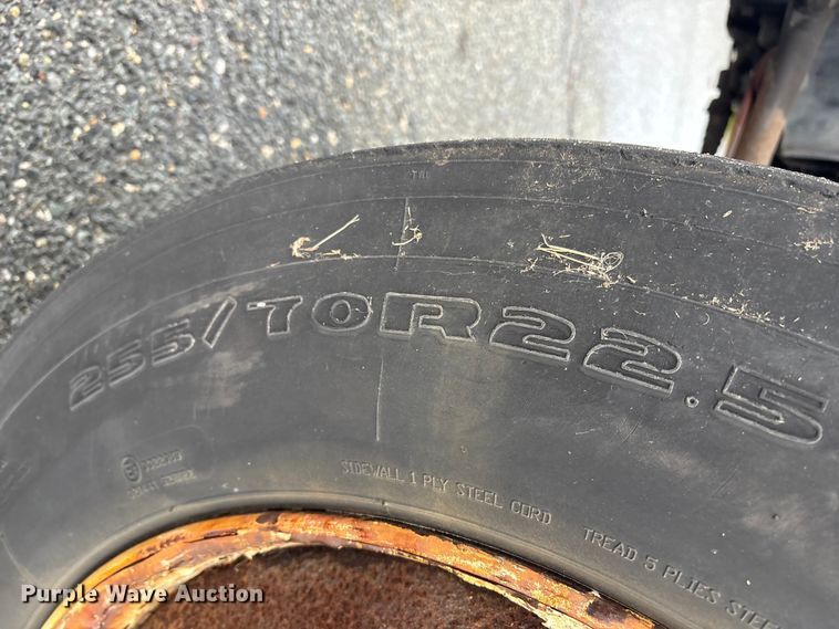 image for item DT2776 2015 International 4300 box truck