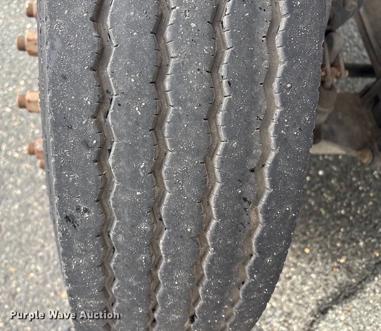 image for item DT2776 2015 International 4300 box truck