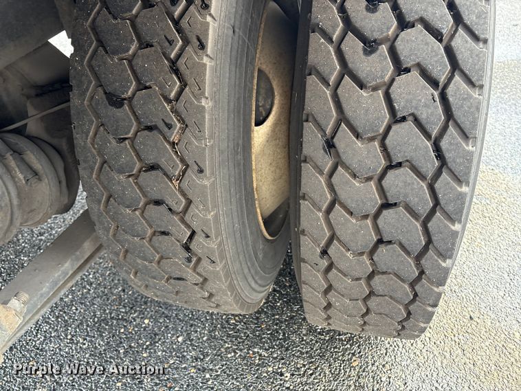 image for item DT2776 2015 International 4300 box truck