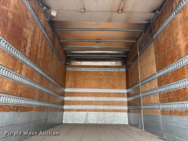image for item DT2776 2015 International 4300 box truck