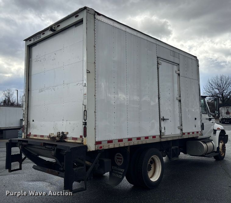 image for item DT2776 2015 International 4300 box truck