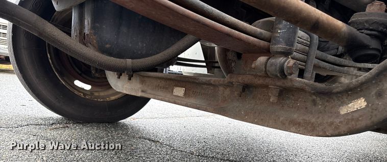 image for item DT2776 2015 International 4300 box truck