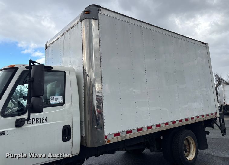 image for item DT2776 2015 International 4300 box truck