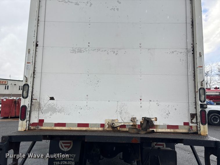 image for item DT2776 2015 International 4300 box truck