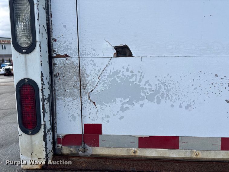 image for item DT2776 2015 International 4300 box truck