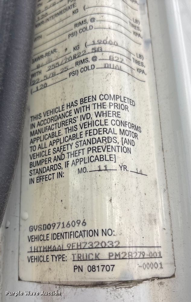 image for item DT2776 2015 International 4300 box truck