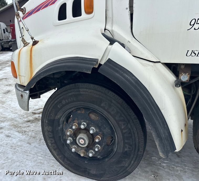 image for item DT6494 1999 Sterling L9513 roll-off container truck