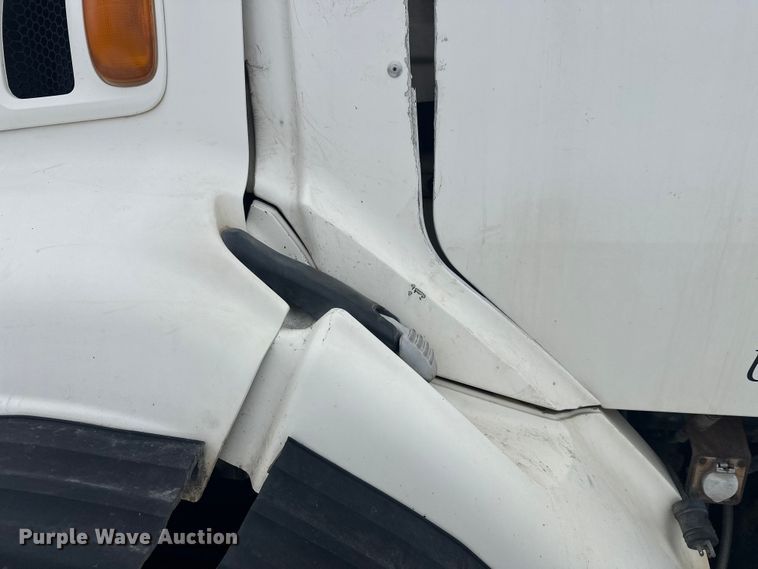 image for item DT6494 1999 Sterling L9513 roll-off container truck