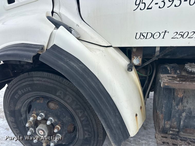 image for item DT6494 1999 Sterling L9513 roll-off container truck