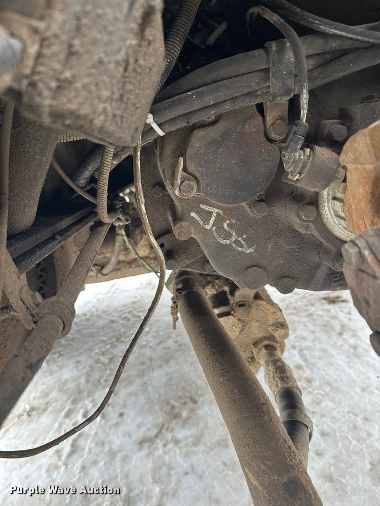 image for item DT6494 1999 Sterling L9513 roll-off container truck