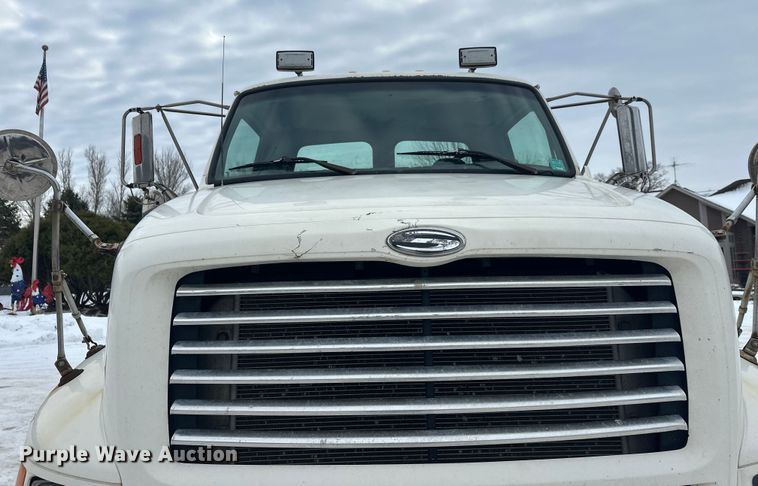 image for item DT6494 1999 Sterling L9513 roll-off container truck