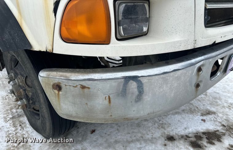 image for item DT6494 1999 Sterling L9513 roll-off container truck