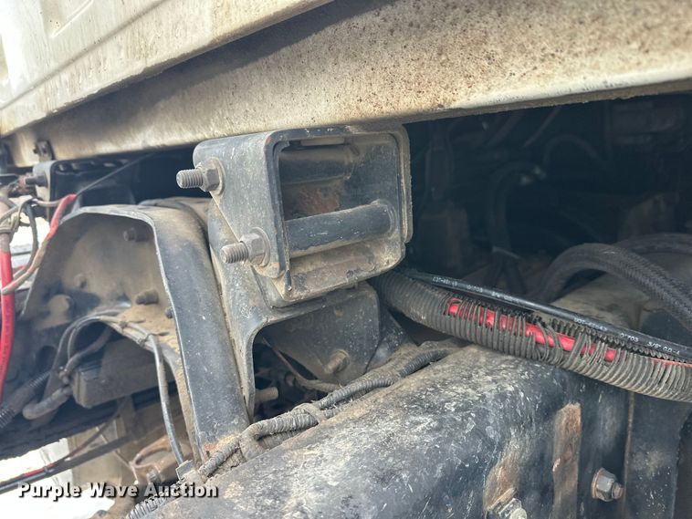 image for item DT6494 1999 Sterling L9513 roll-off container truck