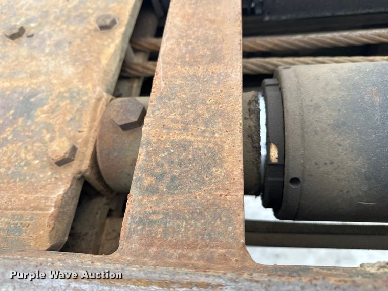 image for item DT6494 1999 Sterling L9513 roll-off container truck