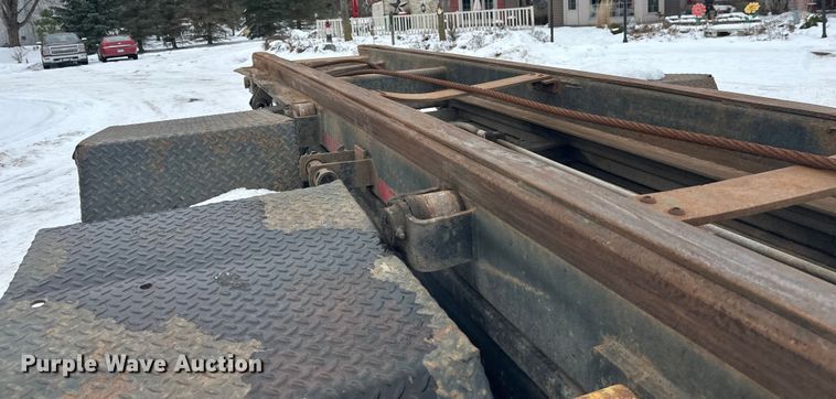 image for item DT6494 1999 Sterling L9513 roll-off container truck