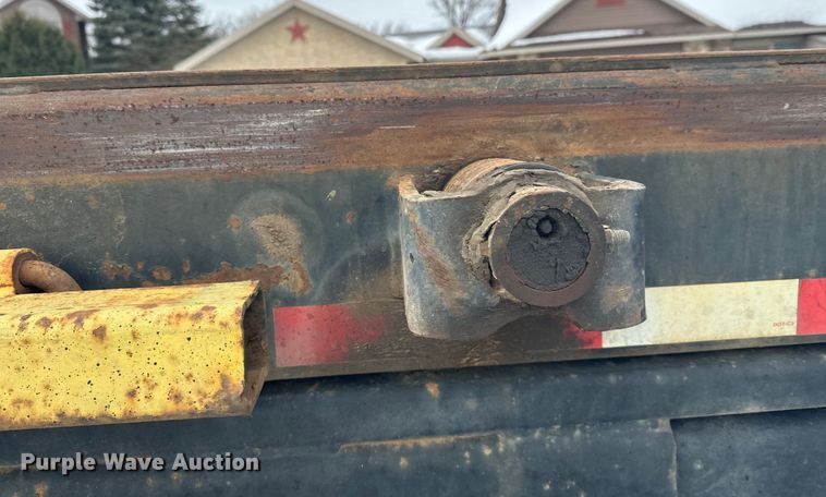 image for item DT6494 1999 Sterling L9513 roll-off container truck