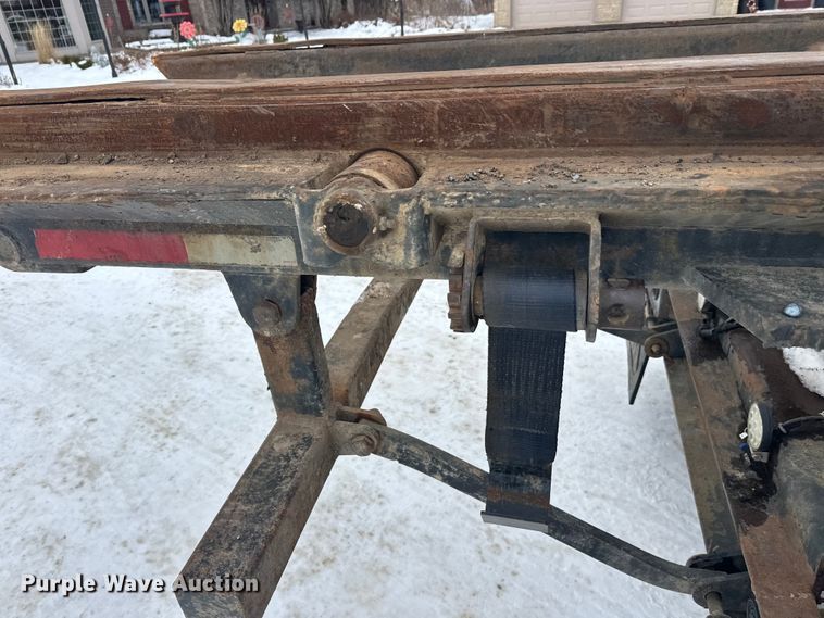 image for item DT6494 1999 Sterling L9513 roll-off container truck