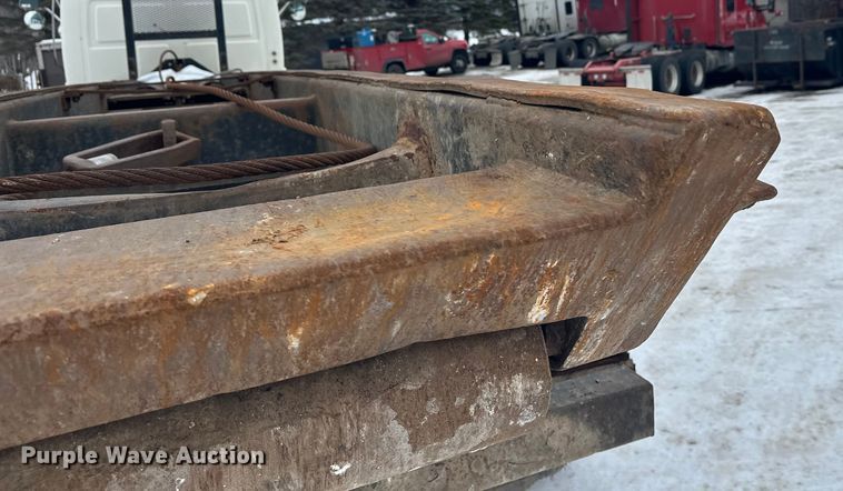 image for item DT6494 1999 Sterling L9513 roll-off container truck