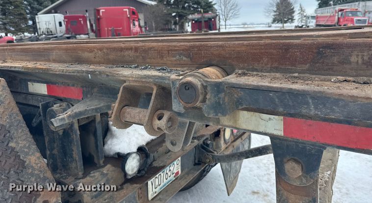 image for item DT6494 1999 Sterling L9513 roll-off container truck