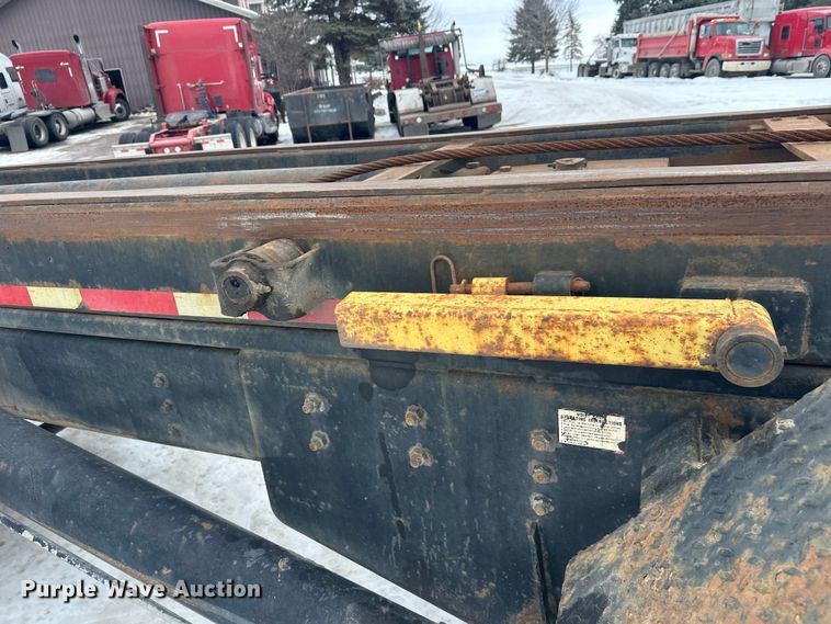 image for item DT6494 1999 Sterling L9513 roll-off container truck