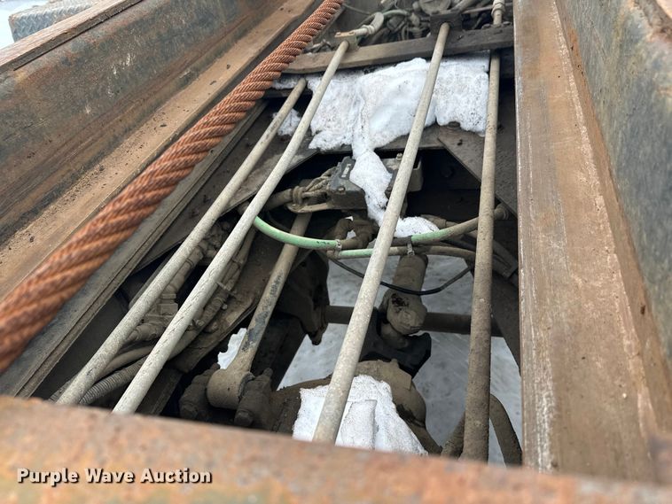 image for item DT6494 1999 Sterling L9513 roll-off container truck