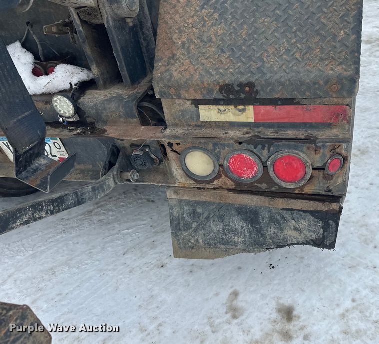 image for item DT6494 1999 Sterling L9513 roll-off container truck