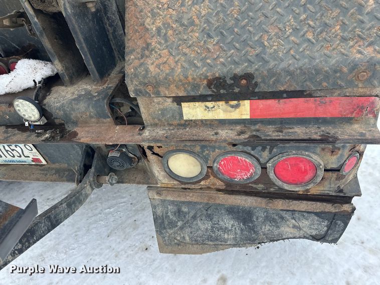 image for item DT6494 1999 Sterling L9513 roll-off container truck