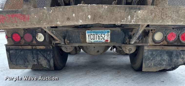 image for item DT6494 1999 Sterling L9513 roll-off container truck