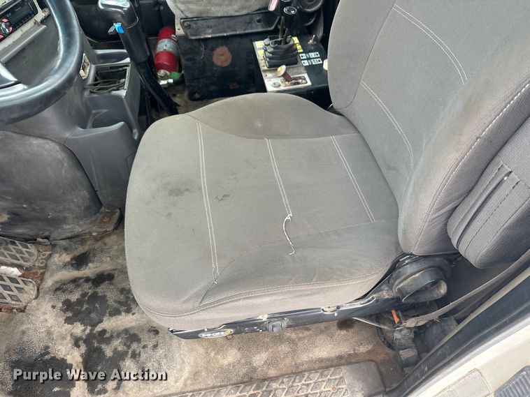 image for item DT6494 1999 Sterling L9513 roll-off container truck