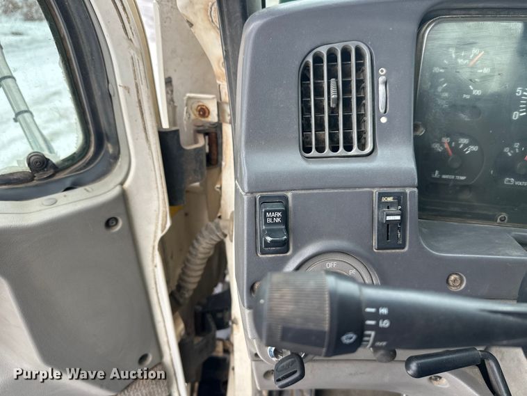 image for item DT6494 1999 Sterling L9513 roll-off container truck