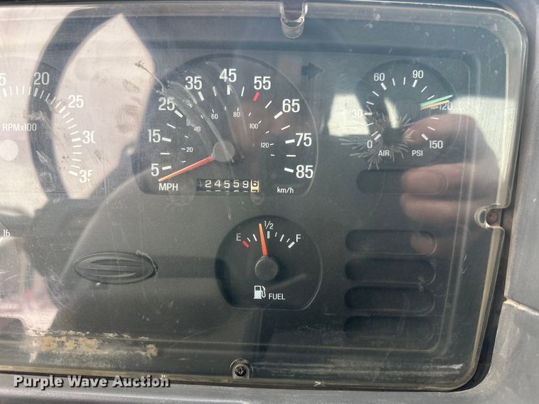 image for item DT6494 1999 Sterling L9513 roll-off container truck