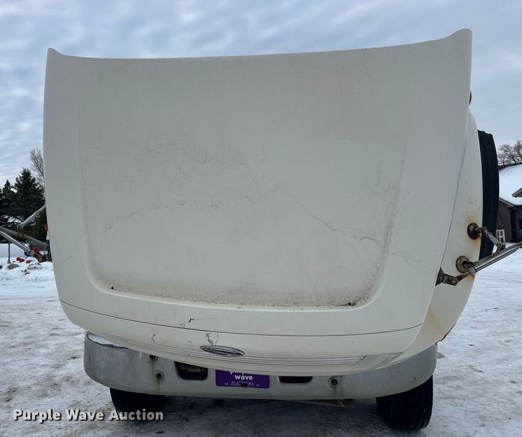 image for item DT6494 1999 Sterling L9513 roll-off container truck