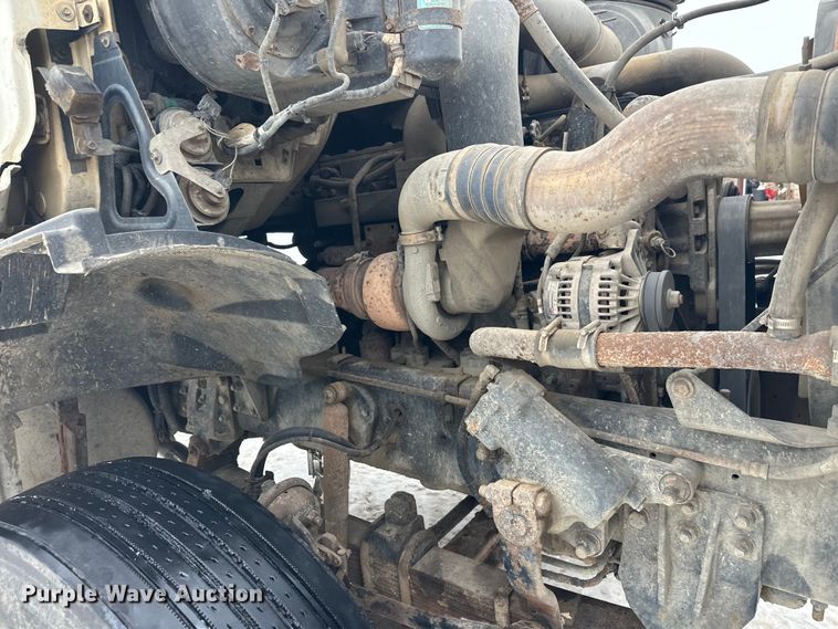 image for item DT6494 1999 Sterling L9513 roll-off container truck