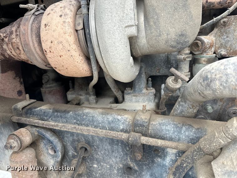 image for item DT6494 1999 Sterling L9513 roll-off container truck