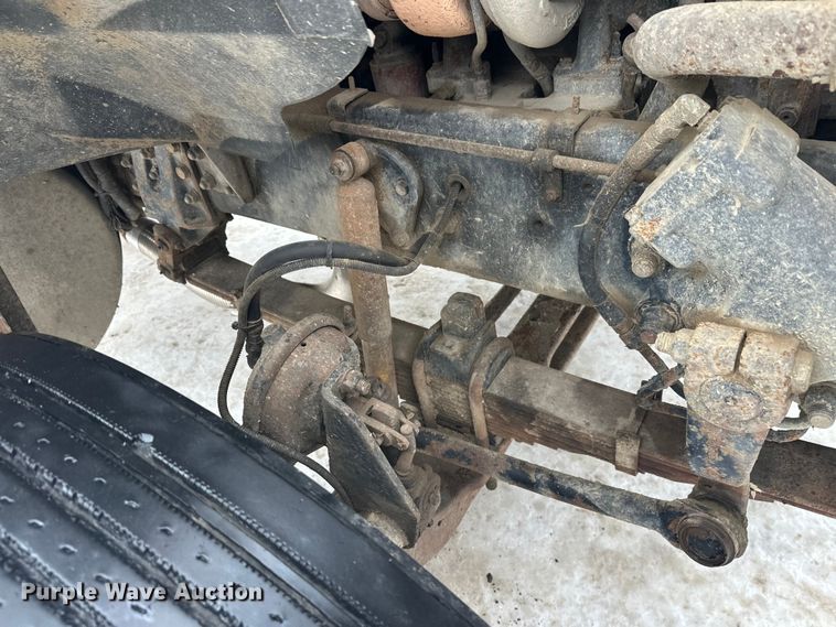 image for item DT6494 1999 Sterling L9513 roll-off container truck