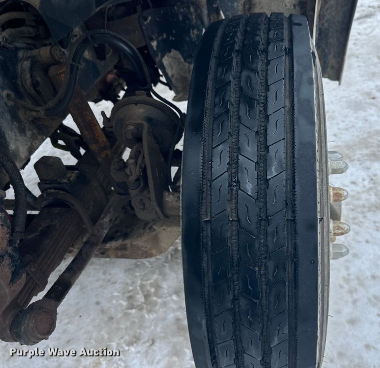 image for item DT6494 1999 Sterling L9513 roll-off container truck