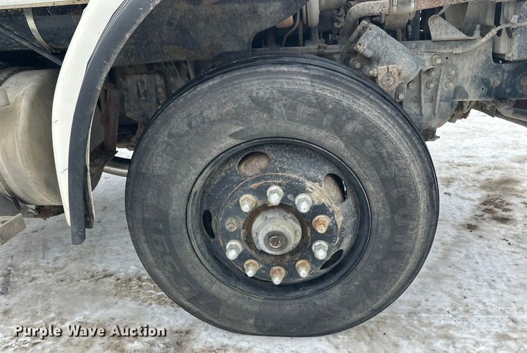 image for item DT6494 1999 Sterling L9513 roll-off container truck