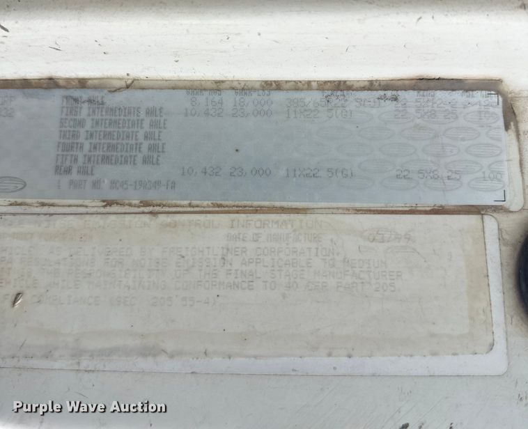 image for item DT6494 1999 Sterling L9513 roll-off container truck